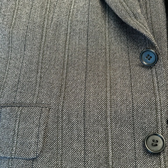 HUGO BOSS Suit - Picture 10 of 11